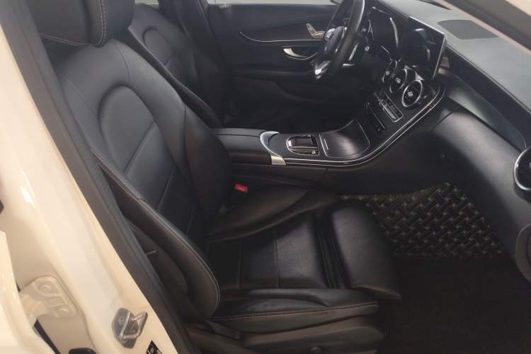 Used Mercedes-Benz C-Class 2020 Restyled C 200 L Fashion Edition Sport Version Right Front Seat