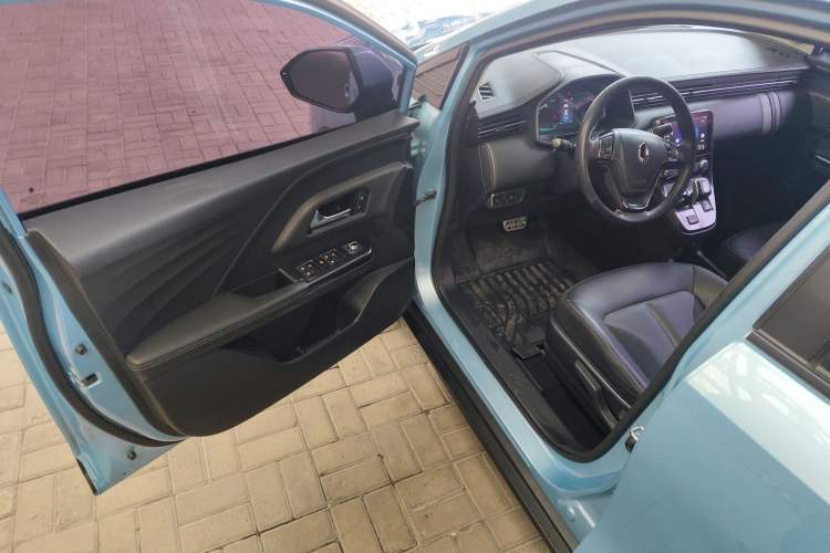 Used ORA iQ 2018 High-Range Version Smart Connectivity Model