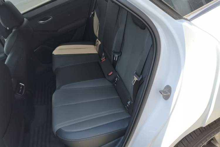 Used BYD Qin L 2025 EV 545KM Beyond Version Left Rear Seat