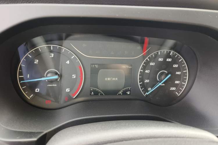 Used JMC Fushun 2023 2.0T Manual Mid-Drive Mid-Roof Commercial Multi-Purpose 7-Seater Passenger Vehicle Instrument Cluster