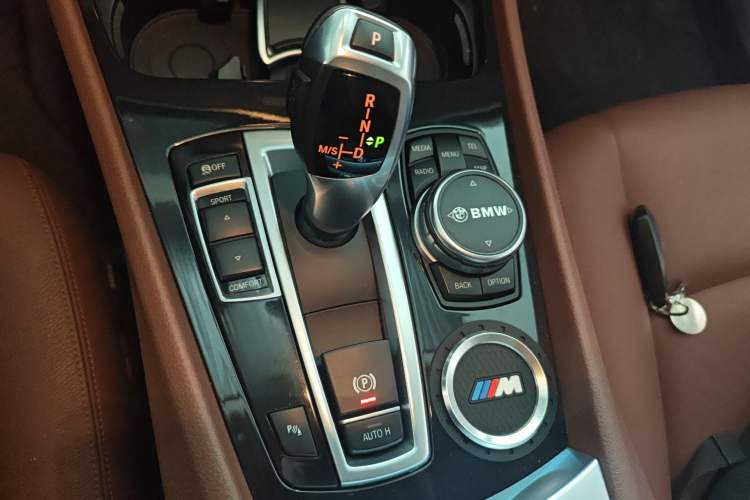 Used BMW 5 Series GT 2015 528i Leading Model
