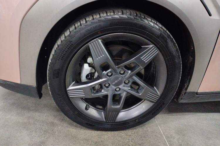 Used AION Y 2022 Plus 70 Tech Edition
