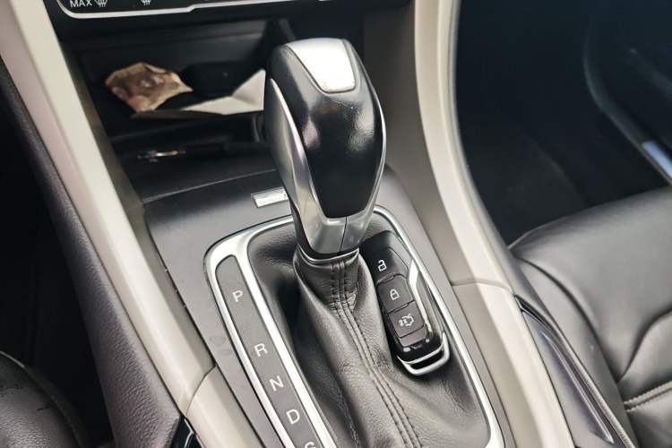 Used Ford Mondeo 2013 2.0L GTDi 200 Luxury Model
