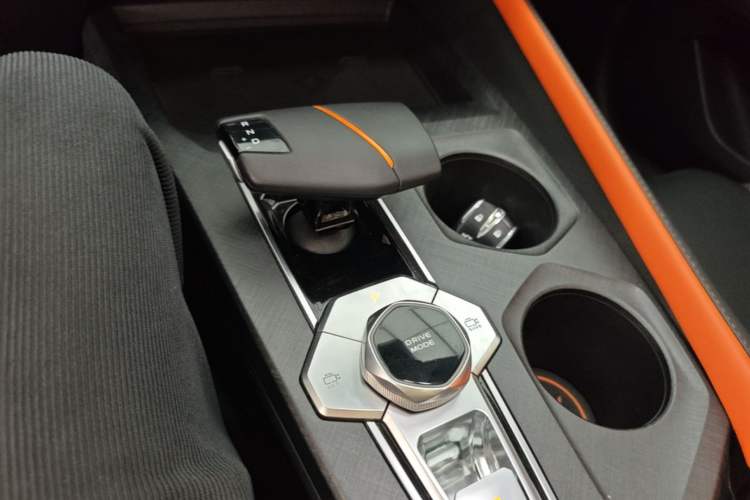 Used CHANGAN UNI-V 2022 1.5T Prestige Version Gear Lever