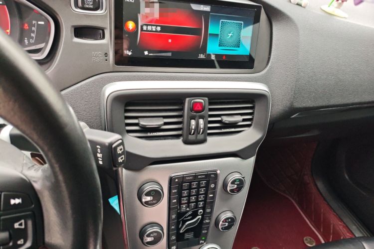 Used Volvo V40 2017 T3 Zhiya Edition
