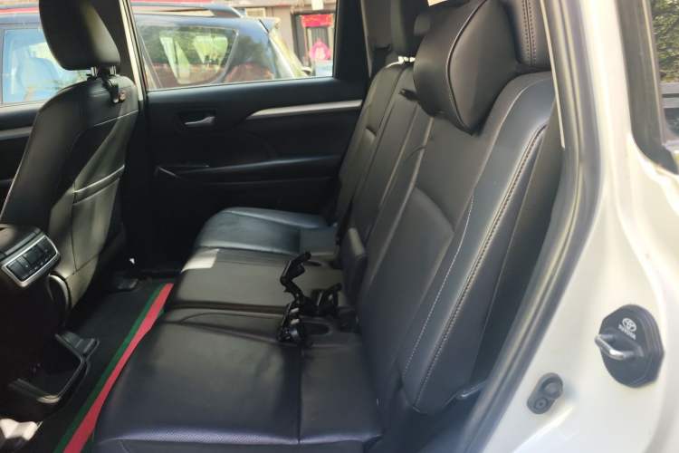 Used Toyota Highlander 2018 2.0T Four-Wheel Drive Luxury Version 7 Seats China VI Standard
