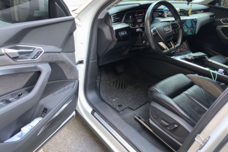 Used Audi e-tron 2019 55 quattro Technology Edition
