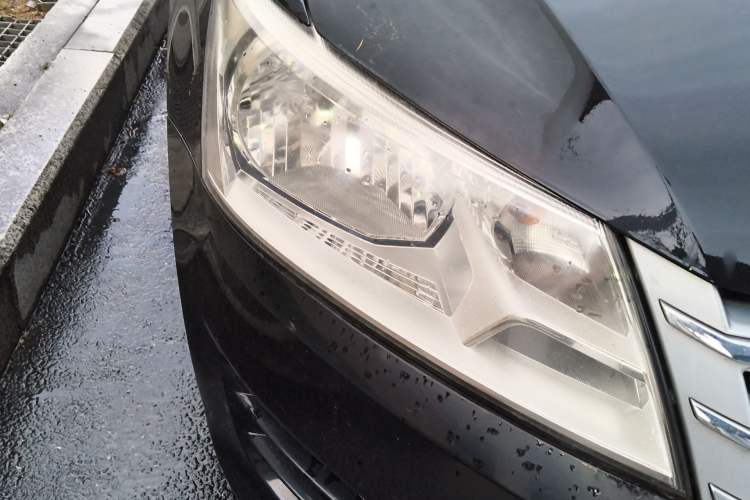 Used Volkswagen Santana 2013 1.6L Automatic Fashion Edition