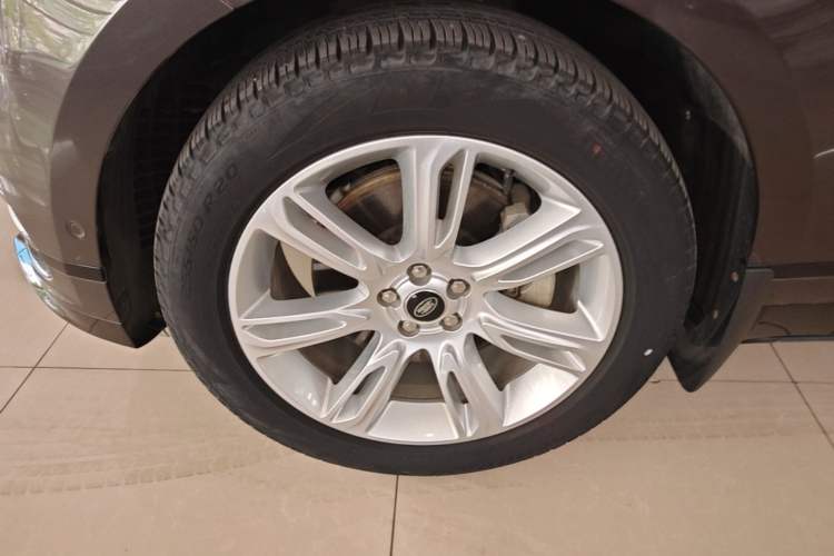 Used Land Rover Range Velar 2022 250 PS Sparkling Heritage Edition Exterior 4