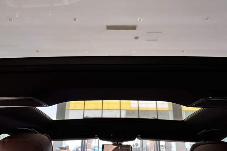 Used Mercedes-Benz E-Class 2022 Revised Version E 300 L Sporty and Stylish Edition
