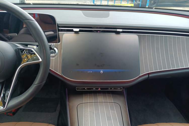 Used Mercedes-Benz E-Class 2024 Refresh E 300 L Stylish Edition
