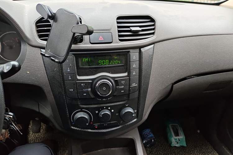 Used Wuling Hongguang 2020 1.2L S Base Model China VI LSI Audio And AC Panel