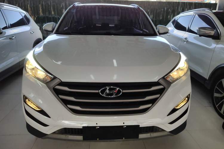Used Hyundai Tucson 2018 1.6T Dual-Clutch Two-Wheel Drive 15th Anniversary Special Edition

