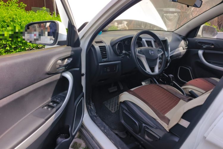 Used CHANGAN CS35 2016 1.6L Automatic Luxury Model China IV Standard
