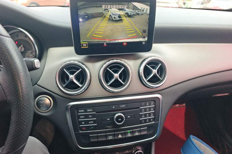 Used Mercedes-Benz GLA 2016 GLA 200 Fashion Model Audio And AC Panel