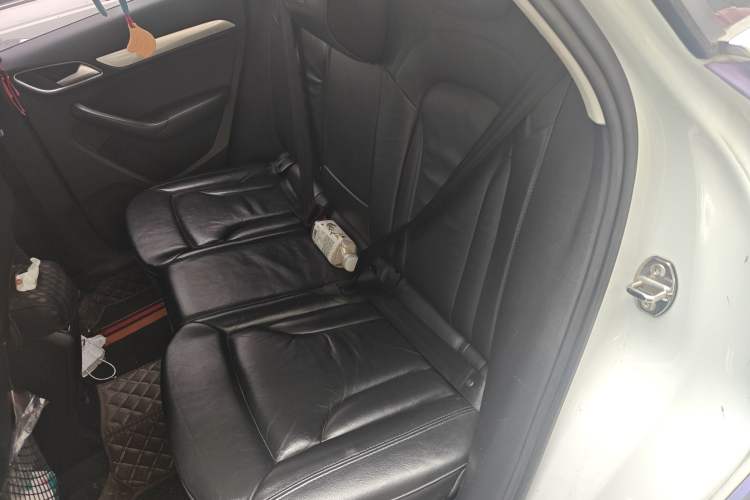 Used Audi Q3 2015 35 TFSI quattro Comfort model Left Rear Seat