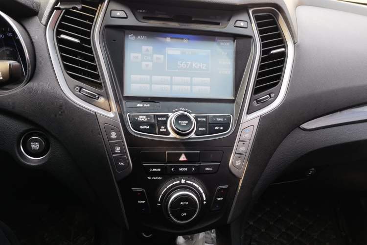 Used Hyundai Santa Fe 2013 Revised Version 2.4L Automatic All-Wheel Drive Luxury Trim
