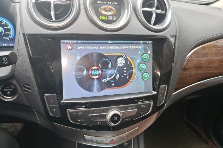 Used BYD Tang New Energy 2015 2.0T Four-Wheel-Drive Flagship Model