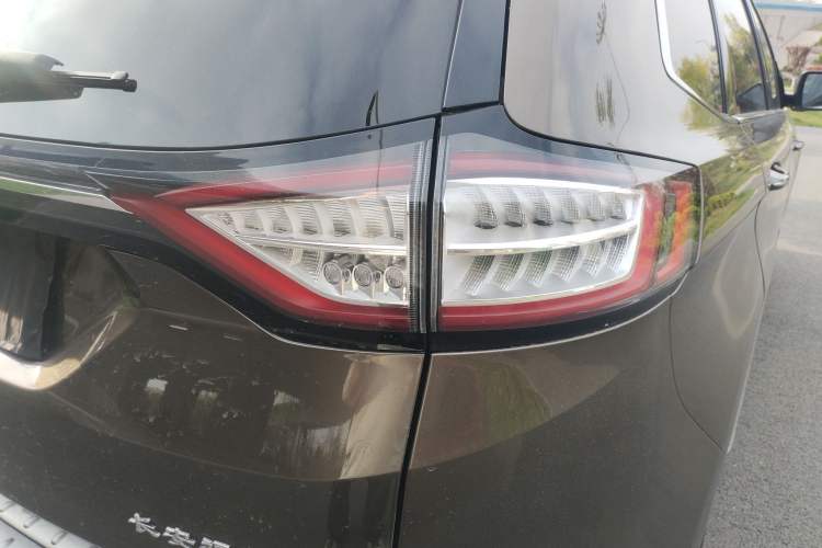 Used Ford Edge 2017 EcoBoost 245 Two-Wheel-Drive Sporty 7-Seater Right Rear Taillight