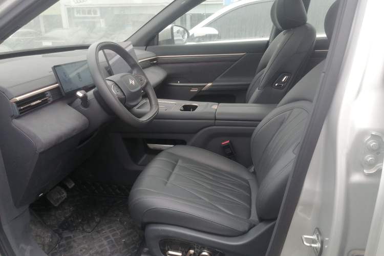 Used Dongfeng eπ eπ008 2025 210Max Range-Extended Version 5 Seats