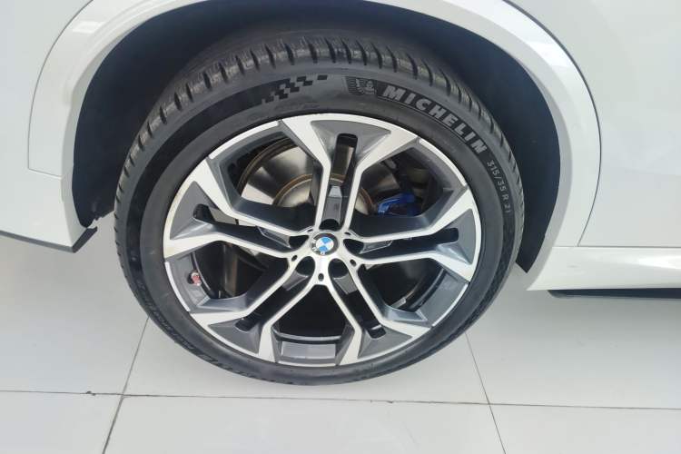 Used BMW X5 2022 xDrive 40Li Luxury Edition M Sport Package Right Rear Wheel Hub