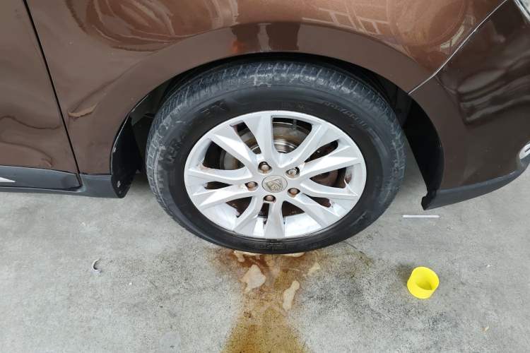 Used Baojun 730 2016 Revised 1.5L Manual Standard Version 7 Seats China V Emission Standard Right Front Wheel Hub