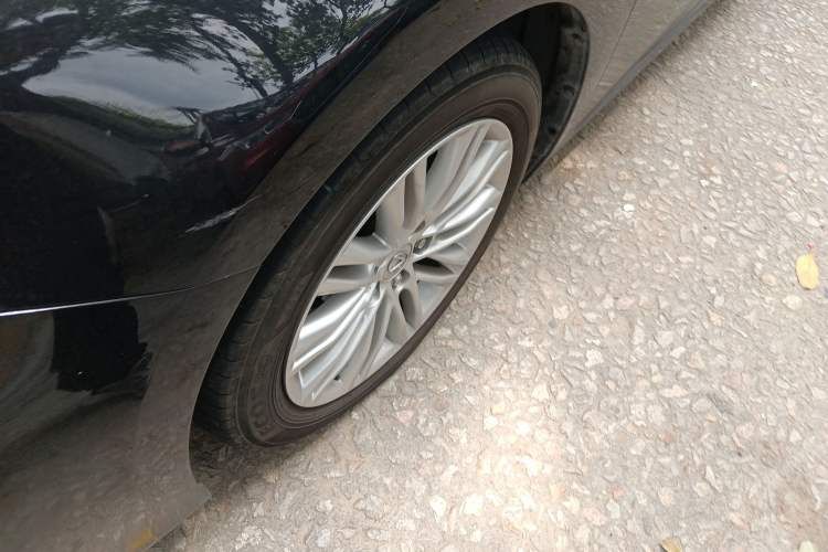 Used Lexus ES 2016 200 Midnight Special Limited Edition Left Front Wheel Hub