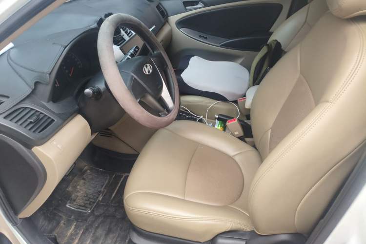 Used Hyundai Verna (older generation) 2014 1.4L Automatic Smart GLS Left Front Seat