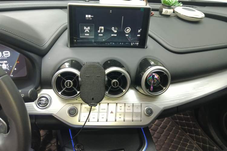 Used Wey VV7 2019 Upgraded Model 2.0T Ultra-Luxury Version China VI Standard
