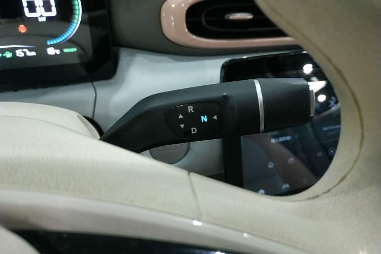 Used Leapmotor T03 2024 310 Comfort Edition Gear Lever