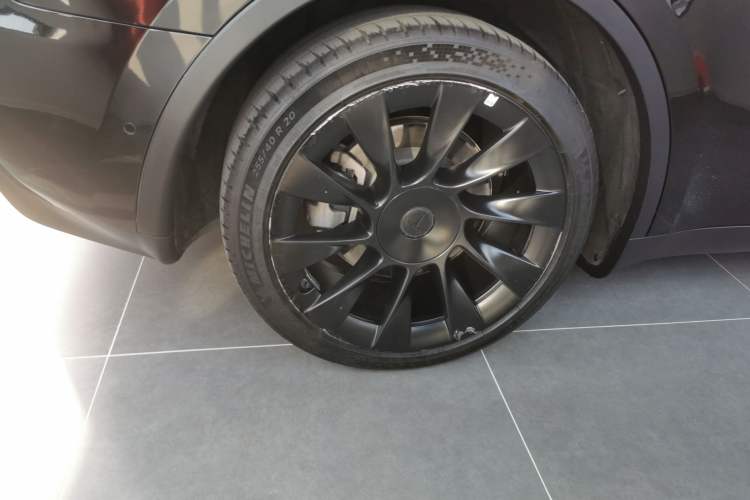 Used Tesla Model Y 2021 Long-Range All-Wheel-Drive Version 3D7