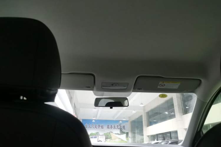 Used Volkswagen Santana 2015 1.6L Manual Fashion Edition