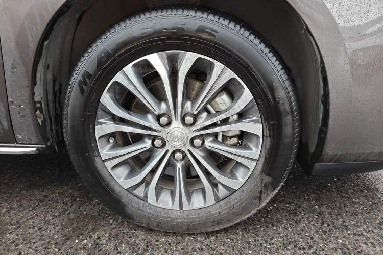 Used Buick GL8 2023 Facelifted Land Cruiser Executive Luxury Version