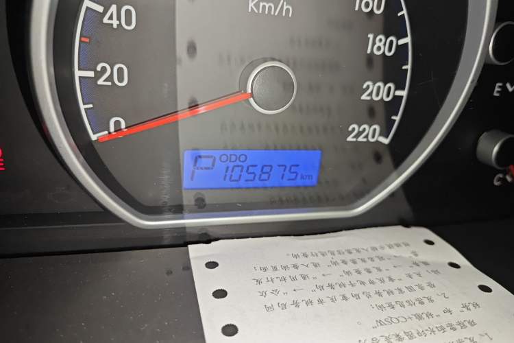 Used Hyundai Celesta 2011 1.6L Automatic Comfort Edition Odometer Close Up