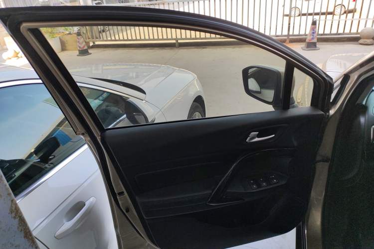 Used GAC Trumpchi GS4 2018 235T Automatic Two-Wheel Drive Luxury Smart Connectivity Millionth Anniversary Edition
