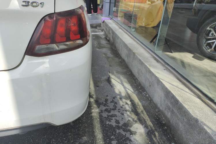 Used Peugeot 301 2018 1.6L Manual Comfort Edition Right Rear Taillight