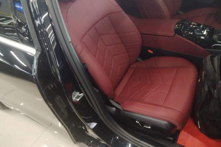 Used BMW 5 Series 2025 530Li Leading Model M Sport Package
