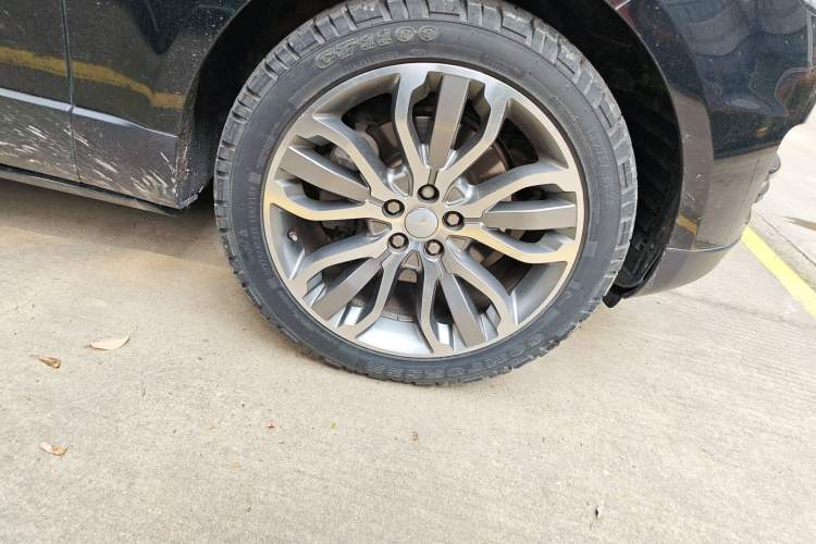 Used Land Rover Range Sport 2016 3.0 SDV6 HSE Dynamic Right Front Wheel Hub