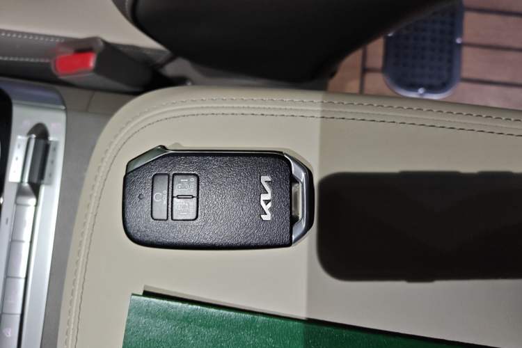 Used Kia Carnival 2021 2.0T Flagship Edition Vehicle Key