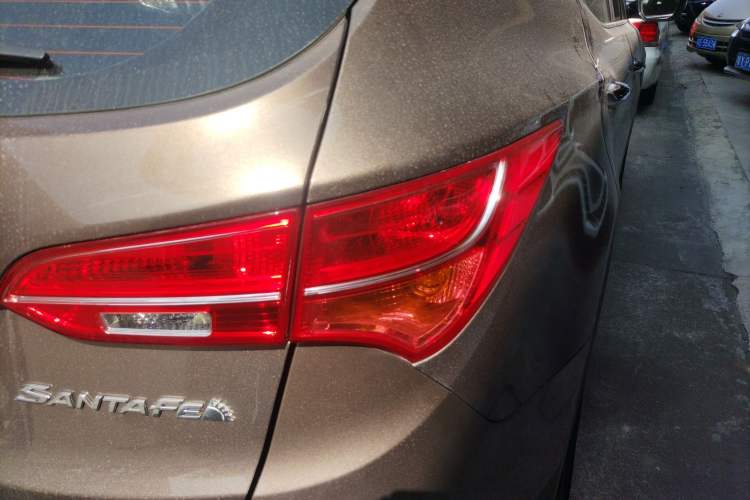 Used Hyundai Santa Fe 2013 2.4L Automatic Two-Wheel Drive Smart Version
