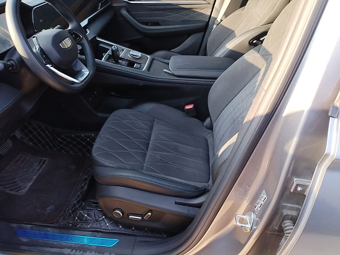 Geely Auto Monjaro L 2025 Dongfang Yao 2.0TD Automatic Lanxing Edition — снимка 17