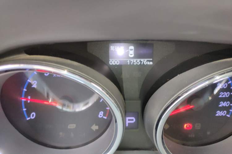 Used Toyota Reiz 2013 2.5S Elite Edition Odometer Close Up