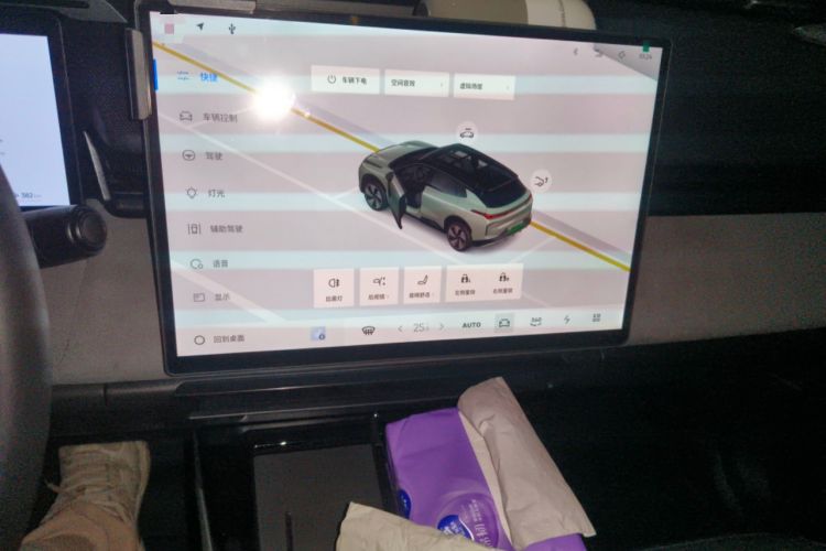 Used Lynk & Co 08 EM-P 2025 120km Long-Range Pro
