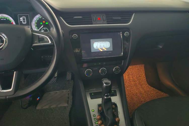 Used Skoda Octavia 2018 1.6L Automatic Luxury Edition