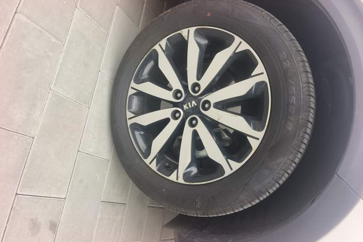 Used Kia KX5 2016 1.6T Automatic Two-Wheel Drive DLX Right Front Wheel Hub