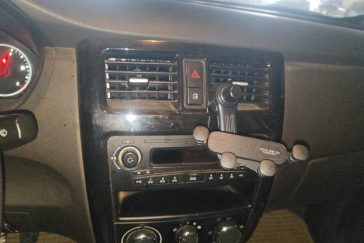 Used Wuling Rongguang V 2016 1.5L Standard Version
