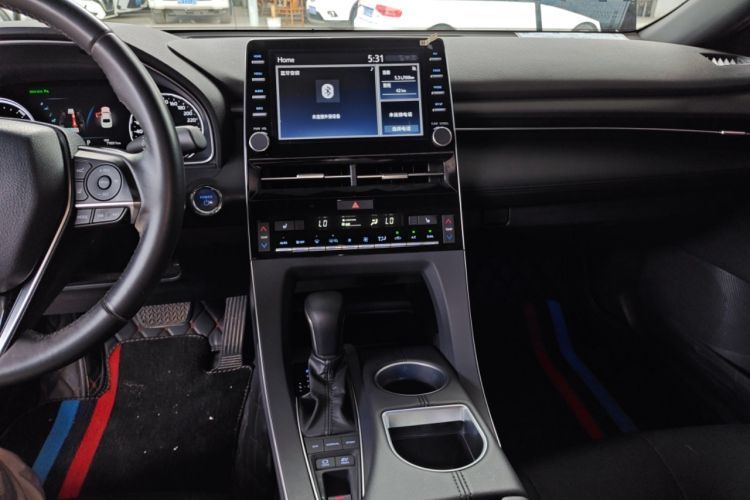 Used Toyota Avalon 2019 Dual-Engine 2.5L XLE Prestige Version China VI Standard
