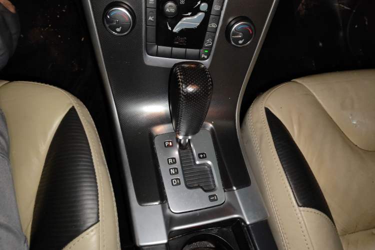 Used Volvo XC60 2011 T6 R-Design Personalized Sport Edition