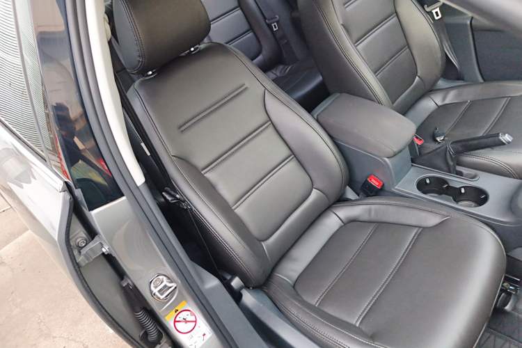 Used Volkswagen Sagitar 2014 Revised Version 1.6L Automatic Comfort Edition Right Front Seat