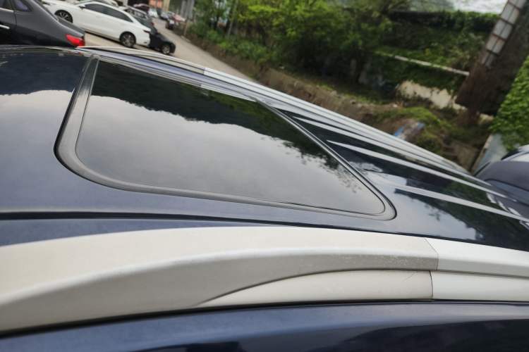 Used Dongfeng Fengon 580 2016 1.5T Manual Luxury Edition Roof